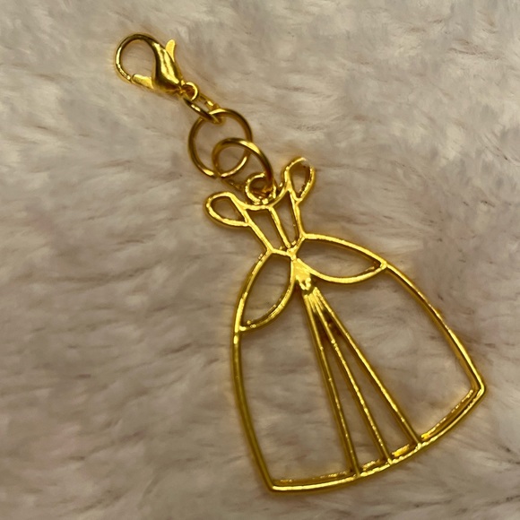 🎀Minnie Mouse Keychain Wristlet. 
Silicone beaded bracelet with black Pom Pom. - Picture 5 of 6